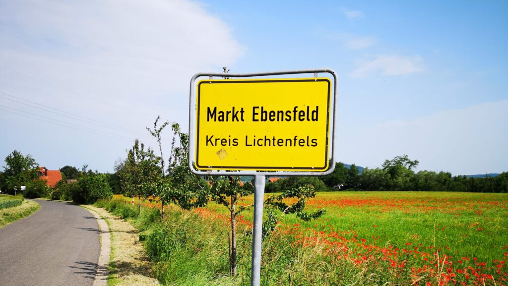 tour de ortsschild, ortsschild, ebensfeld, engelhardts keller